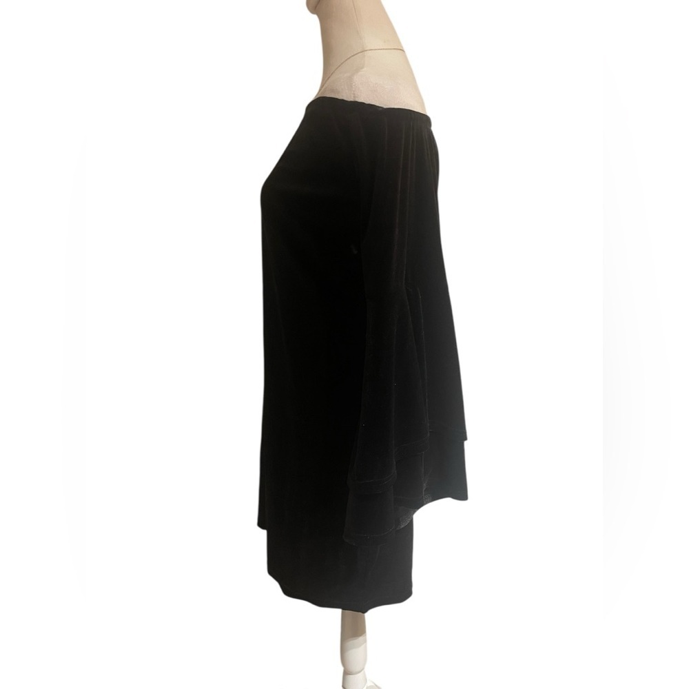 Plus Size 4XL Black Velvet Dress with Bell Sleeves Witchy Gothic Style - Picture 3 of 7